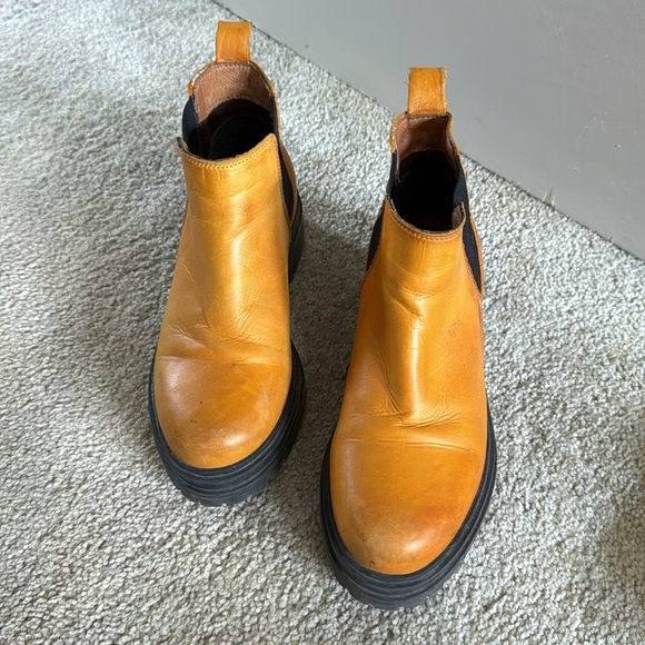 Mix Mooz Boots - Picture 2 of 5